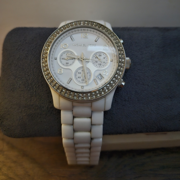Michael kors watch - Picture 2 of 5